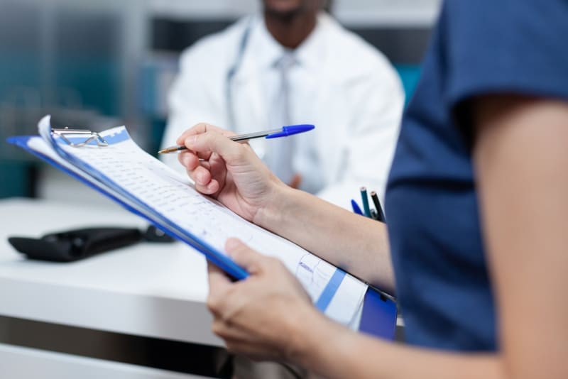 Processar Plano de Saúde: Quando e Como Conseguir uma Liminar para Garantir seu Direito